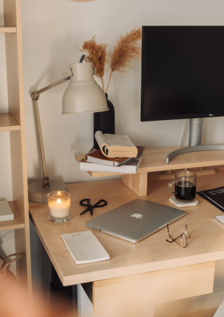 Trabajar desde casa: cómo organizar un espacio de trabajo perfecto